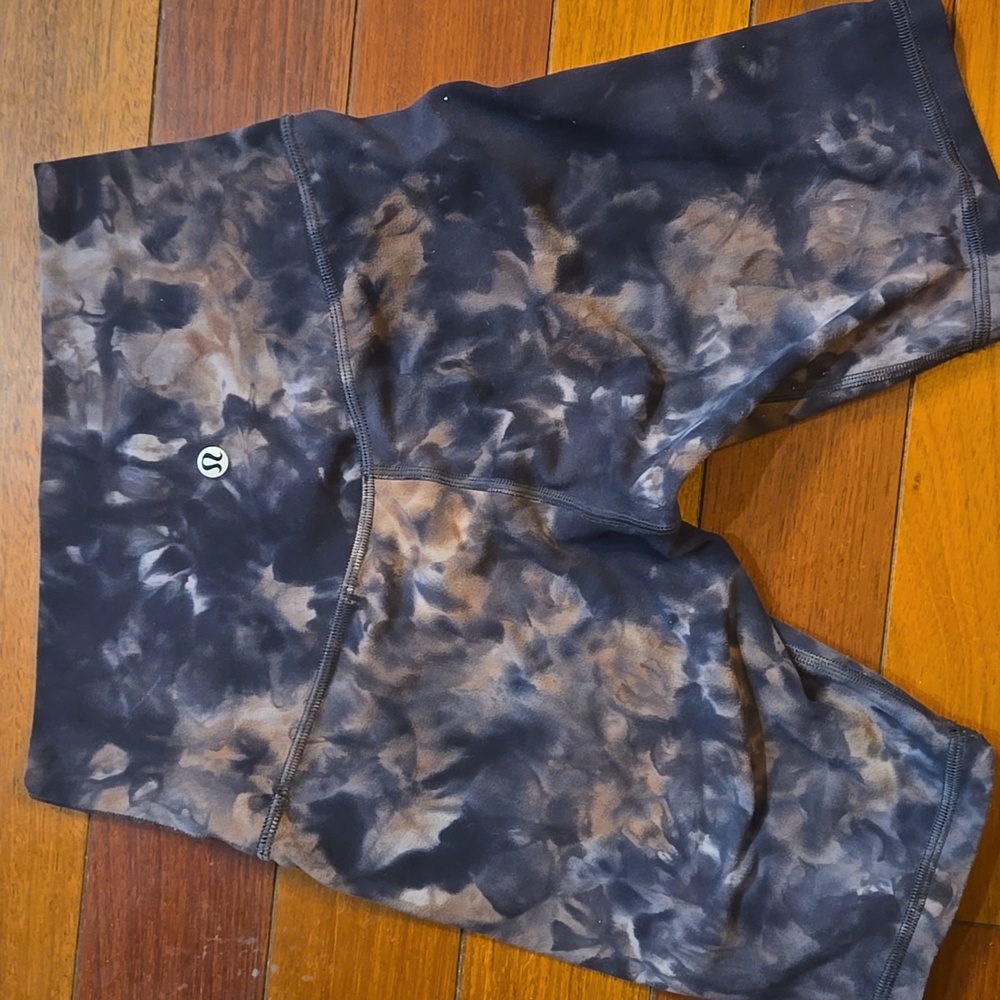 Lululemon Align Shorts 8" Diamond Dye Size 4 - Picture 5 of 10